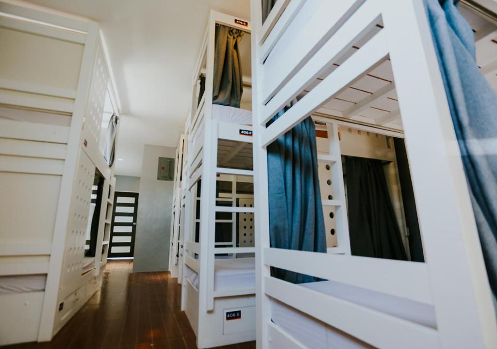Postel nebo postele na pokoji v ubytování Viajeros Hostel Boracay
