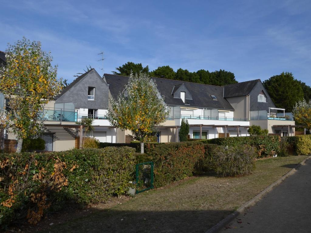 Photo de la galerie de l'établissement REF 164 Appartement T4 pour six personnes résidence avec piscine port Crouesty ARZON, à Arzon