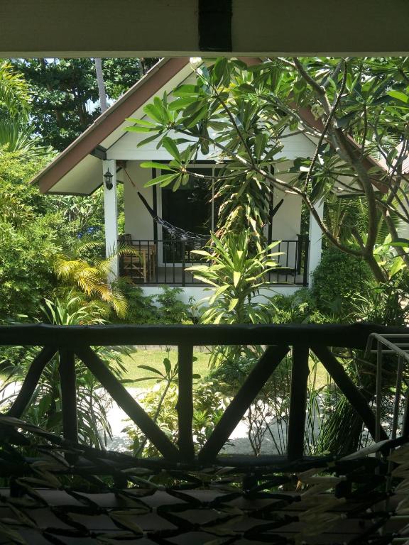 Lanta Fa Rung Beach Resort - 1