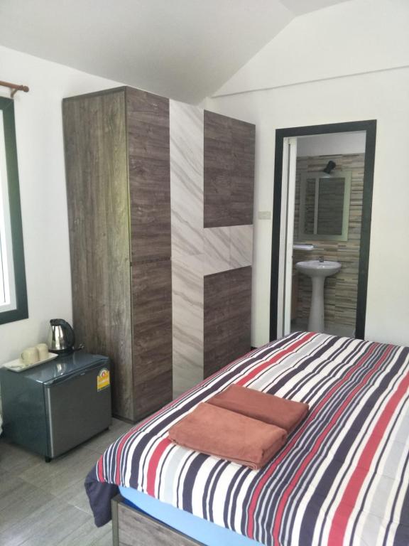 Lanta Fa Rung Beach Resort - 10