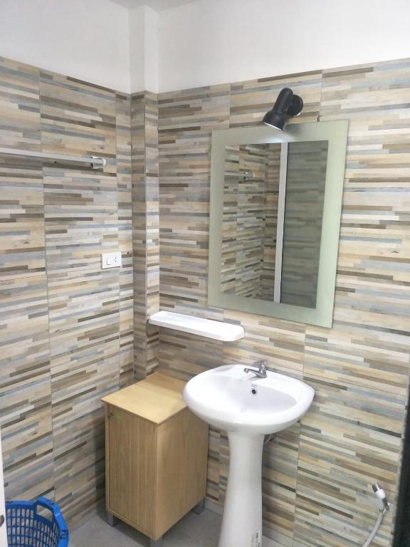 Lanta Fa Rung Beach Resort - 12