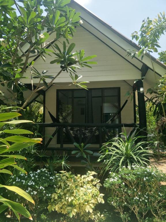 Lanta Fa Rung Beach Resort - 16