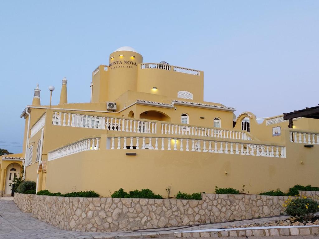 O edifício em que o cama e café (B&B) se localiza
