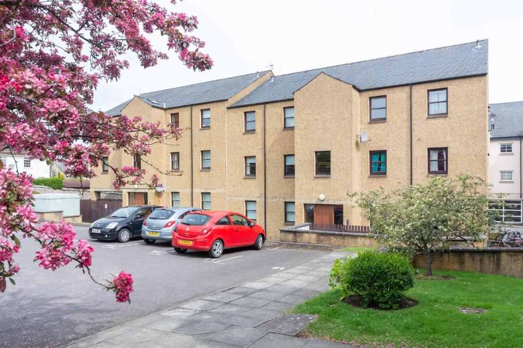 Central St Andrews 2 Bed Apartment - Free Parking - Two-Bedroom Apartment