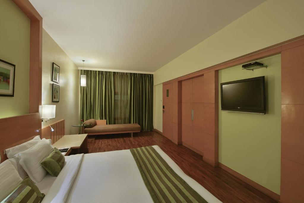 Hotel Heritage formerly known as Comfort Inn Heritage photo