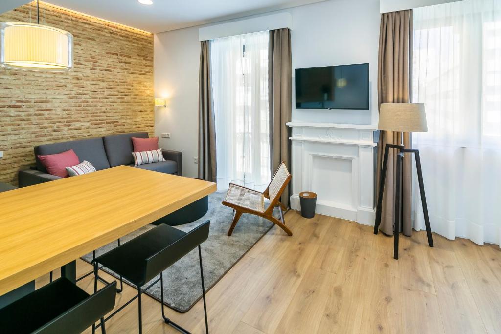 Aquitania Home Suites - 8