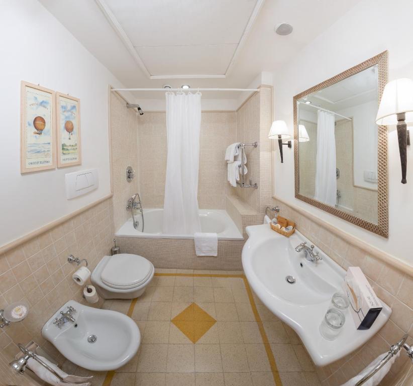 Koupelna v ubytování Hotel Selva Candida