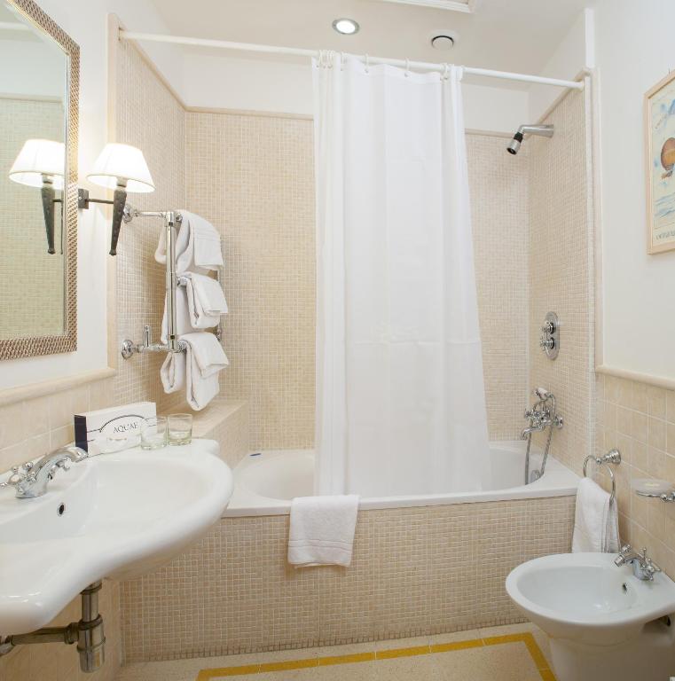 Koupelna v ubytování Hotel Selva Candida