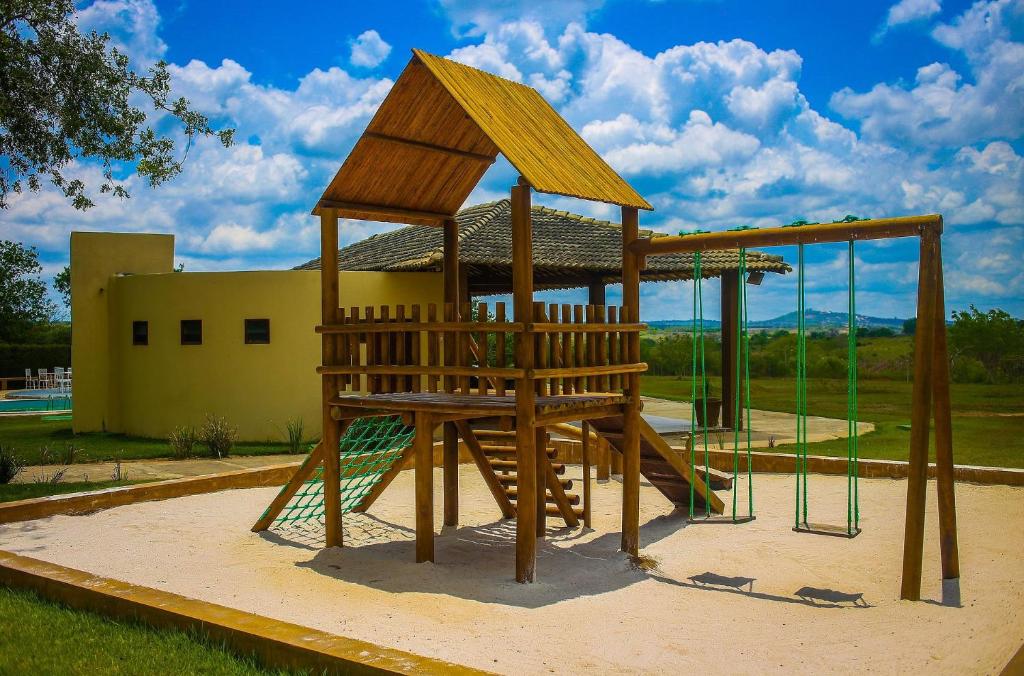  Casa Espaçosa e Aconchegante no Colonial Inn por Carpediem