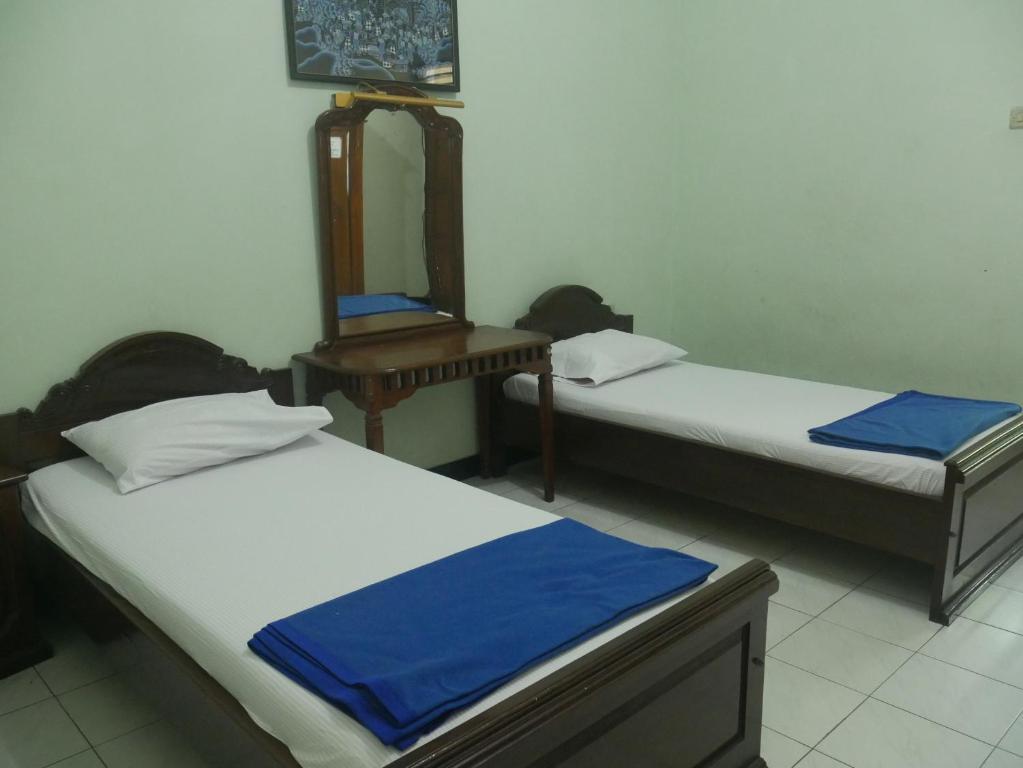 Hotel Garuda Syariah near Alun Alun Banjarnegara - Quarto Twin Superior