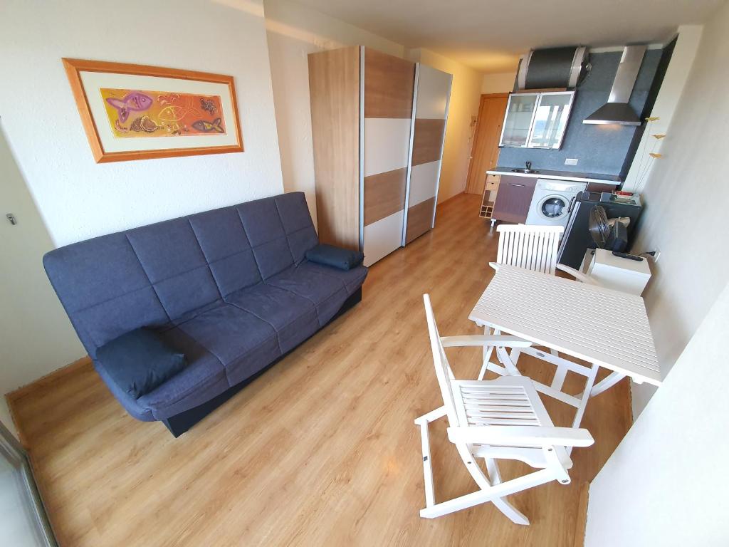 Kuchyňa alebo kuchynka v ubytovaní Estudio Seafront Miami 210