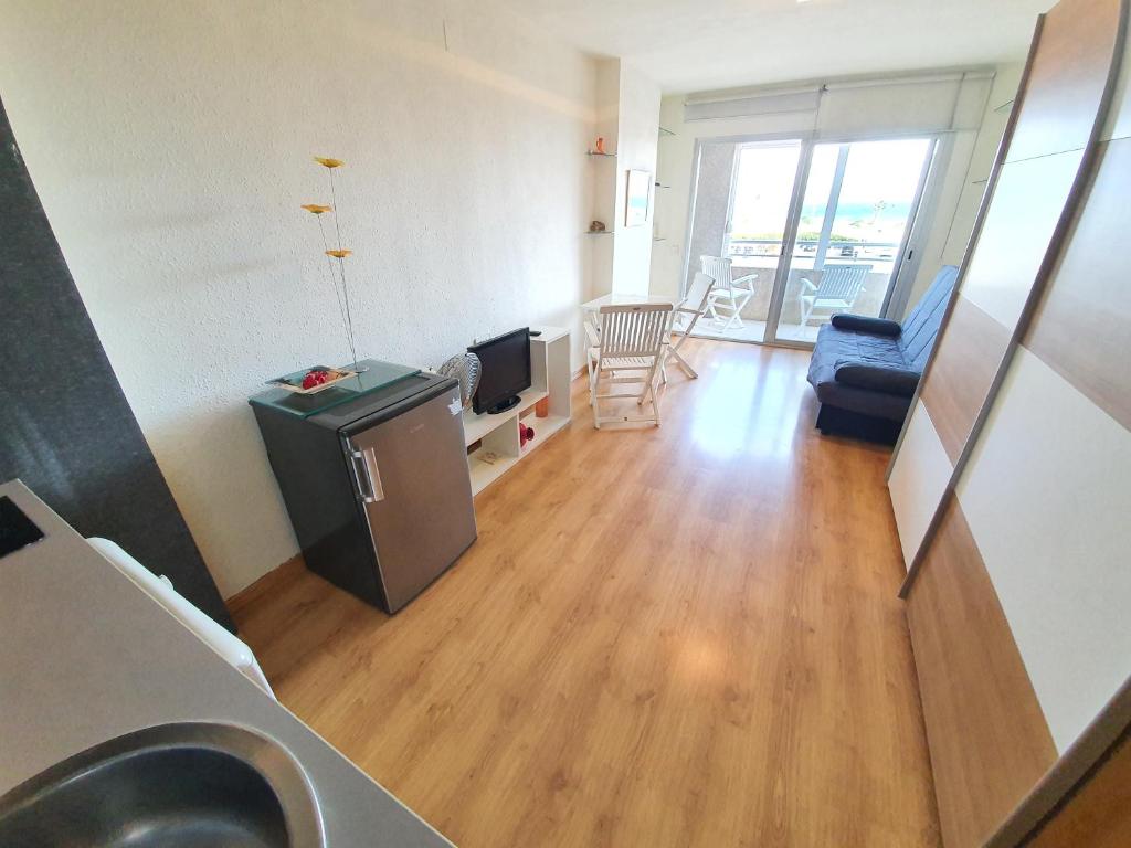 Kuchyňa alebo kuchynka v ubytovaní Estudio Seafront Miami 210