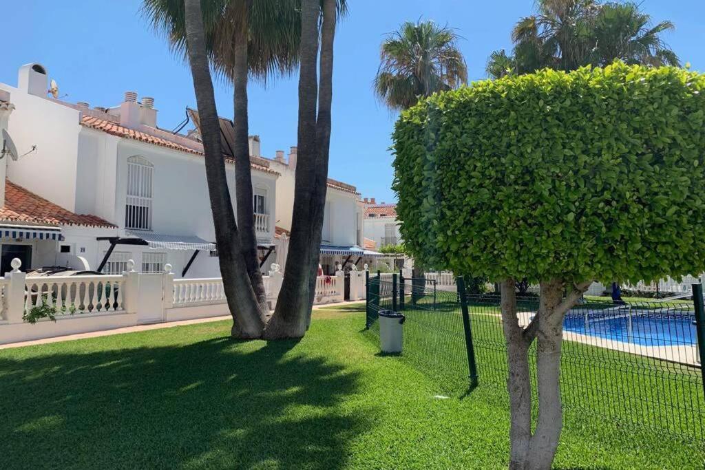Bazén v ubytování BEACH HOUSE Guadalmar nebo v jeho okolí