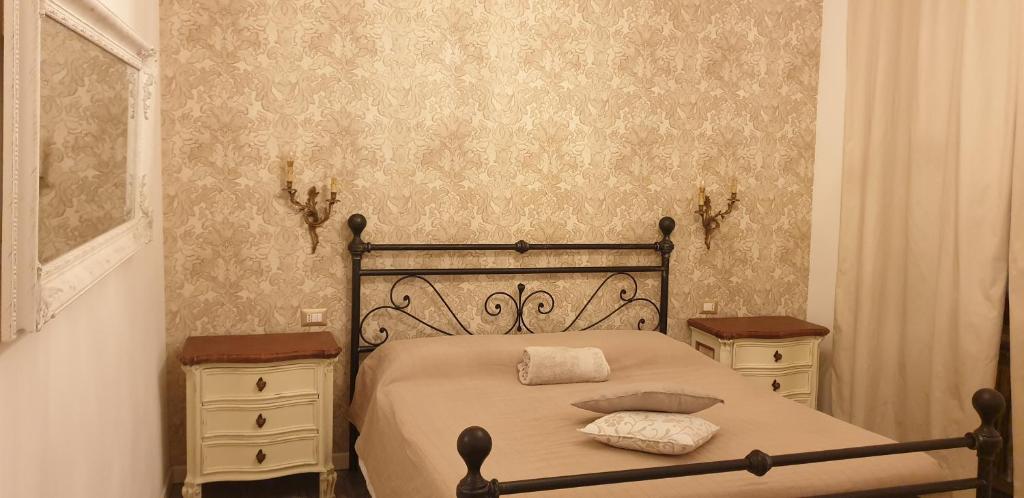 Postel nebo postele na pokoji v ubytování Romeo & Juliet Non-Hotel