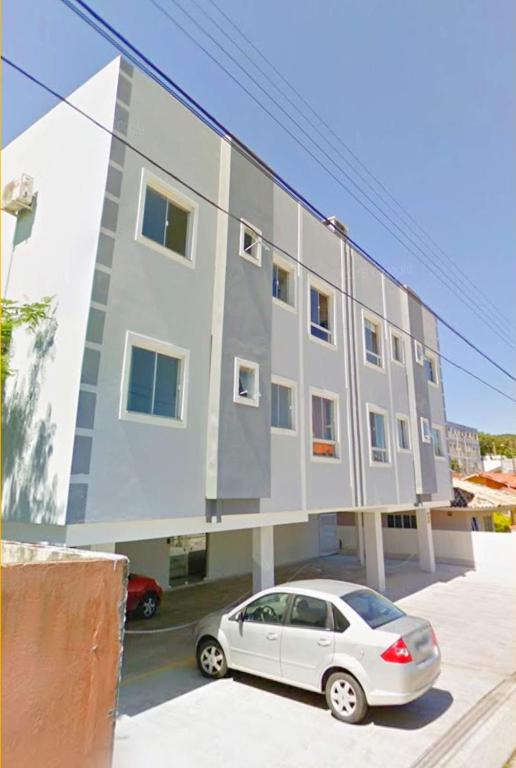  Apto com suíte ótima localização Ingleses TER301