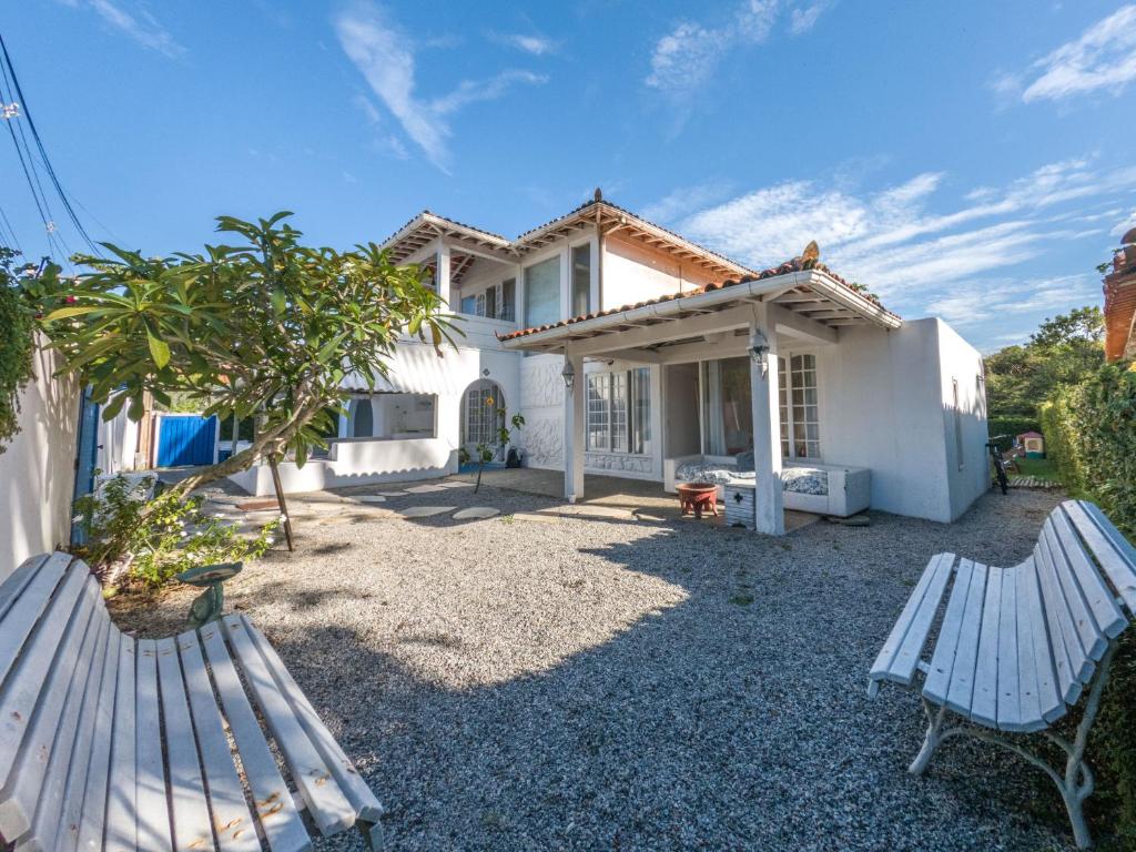  Casa Griega com WiFi a 50 metros da Praia do Canto