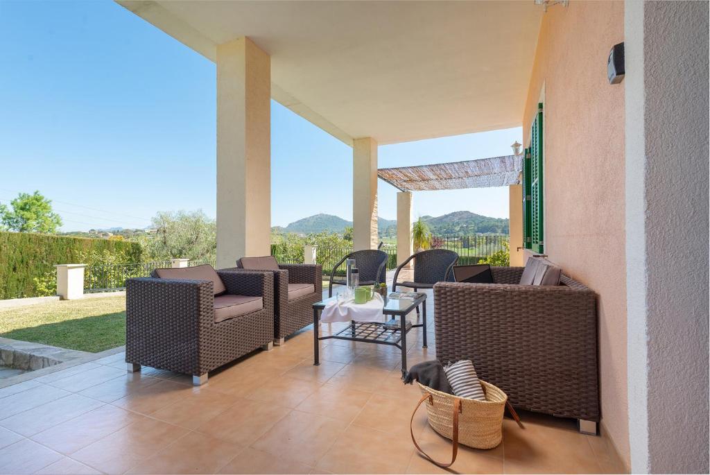 Posezení v ubytování Son Rotger, villa Tía Catalina con piscina en Alcudia