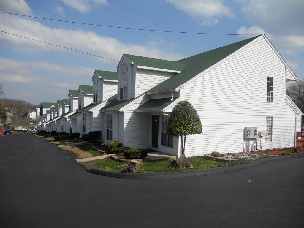 Surrey Vacation Resort by Capital Vacations - Housity