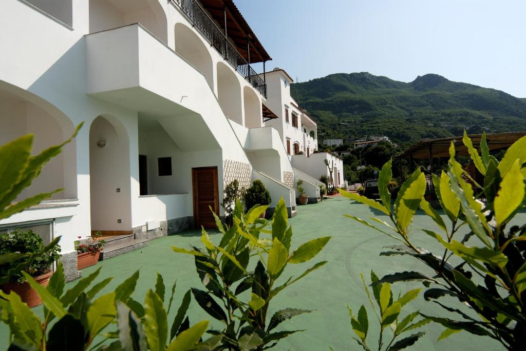 a view of the courtyard of a building at Casa Di Meglio Dependance in Ischia