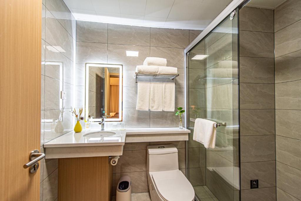 Shanghai JOYFUL YARD Hotel-Free shuttle bus from Pudong Airport and Disneylan - Familienzimmer