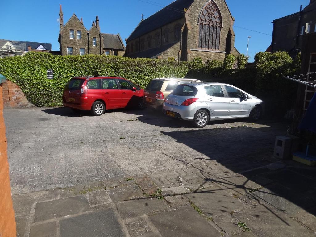 Lindisfarne Holiday Apartments - Families & Couples Only - Appartement 8 - Tweede Verdieping