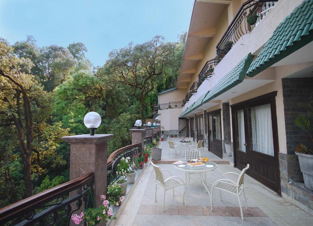 Balkón nebo terasa v ubytování Madhuban Sarovar Portico Mussoorie