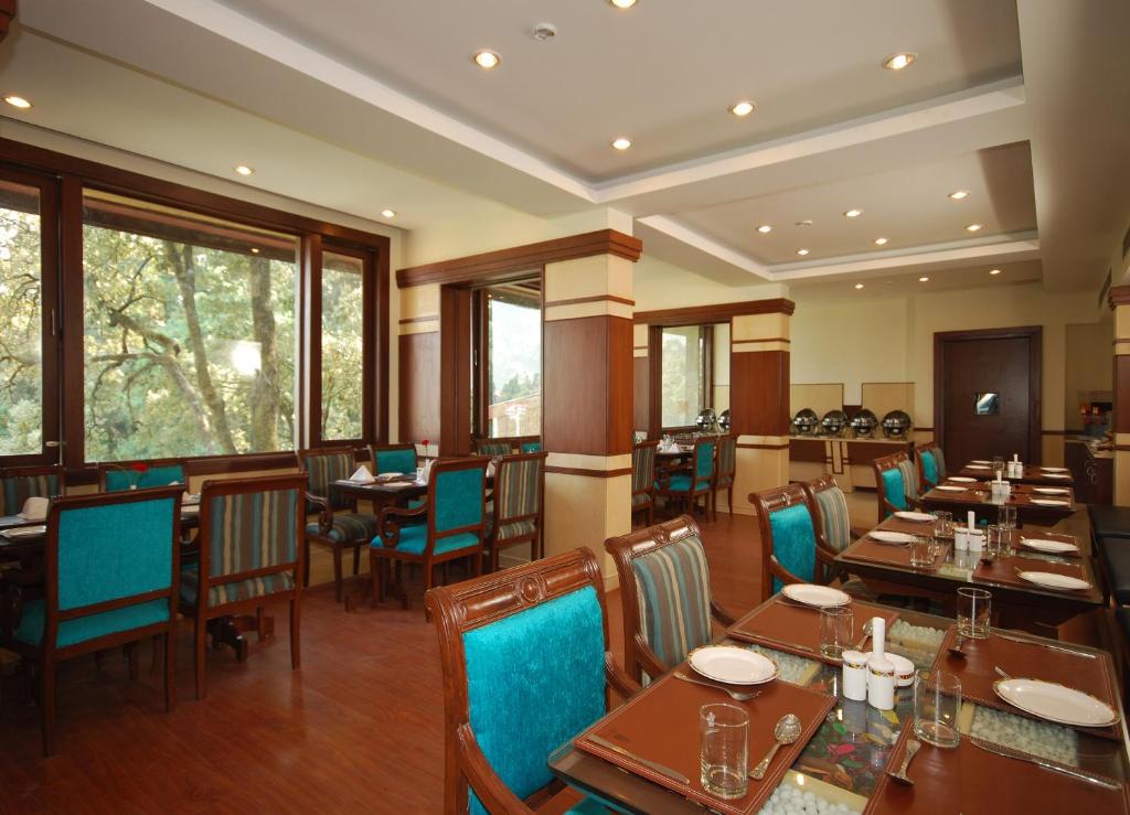 Restaurace v ubytování Madhuban Sarovar Portico Mussoorie