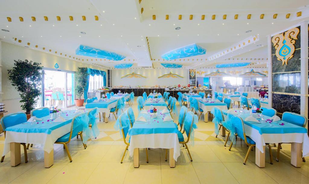 Restaurace v ubytování Daima Biz Hotel - Dolusu Aquapark Access