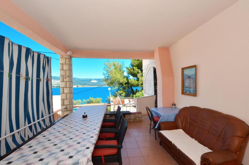 B apartment with terrace with the sea view
