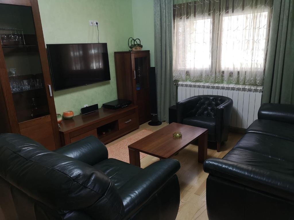 Posezení v ubytování Clinic for Rehabilitation Vujan