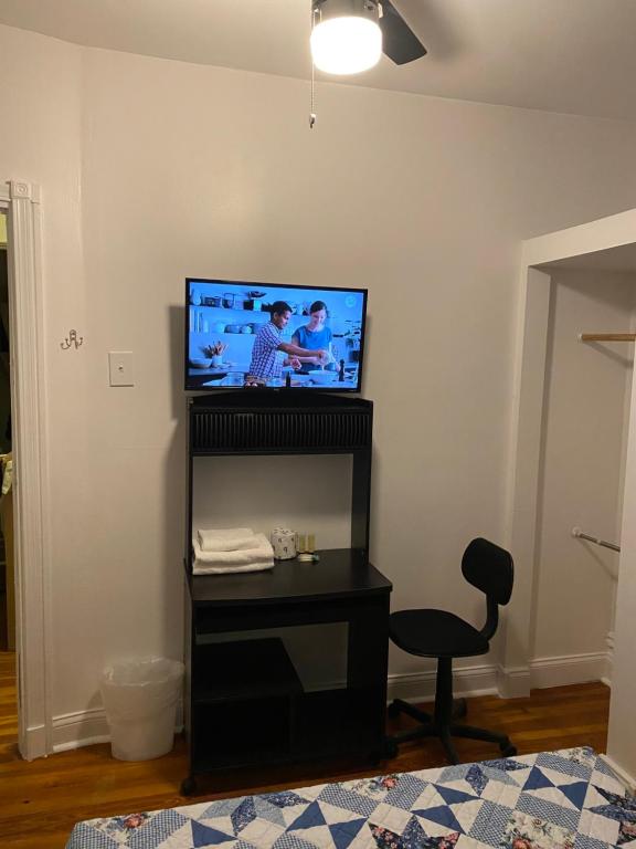 TV a/nebo společenská místnost v ubytování Hollywood Rentals LLC