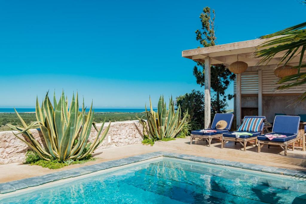 Bazén v ubytování Riad Tamayourt Ocean View & piscine chauffée à 30 nebo v jeho okolí
