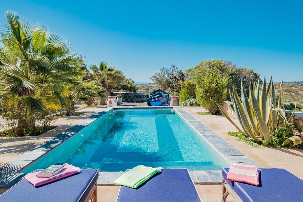 Bazén v ubytování Riad Tamayourt Ocean View & piscine chauffée à 30 nebo v jeho okolí