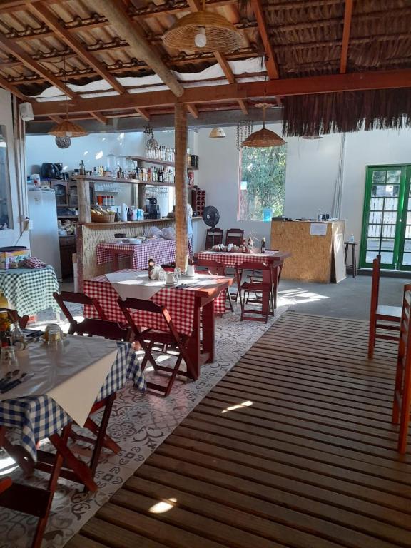 Restaurace v ubytování Pousada Água do Mar
