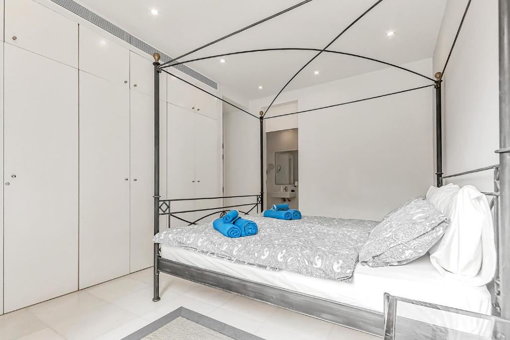 Modern Villas in Del Duque with (Spánn Adeje) - Booking.com
