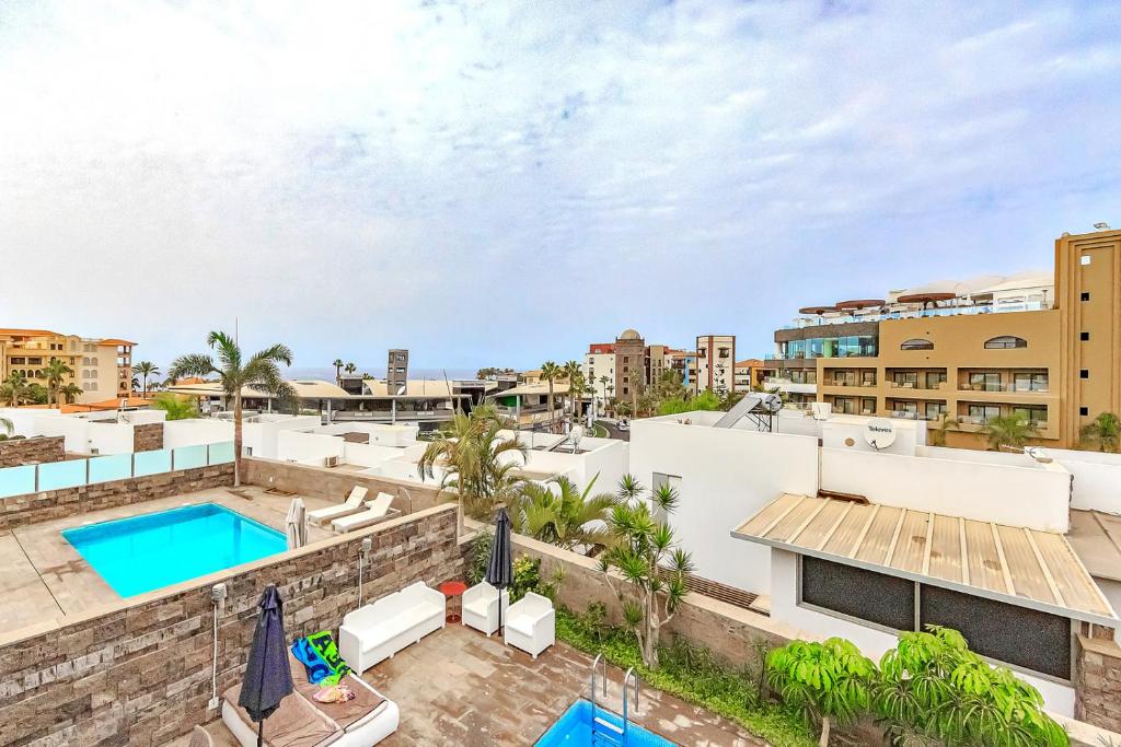 Modern Villas in Del Duque with (Spánn Adeje) - Booking.com