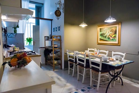 La Casa Napoletana - LS Accommodations 레스토랑 또는 맛집