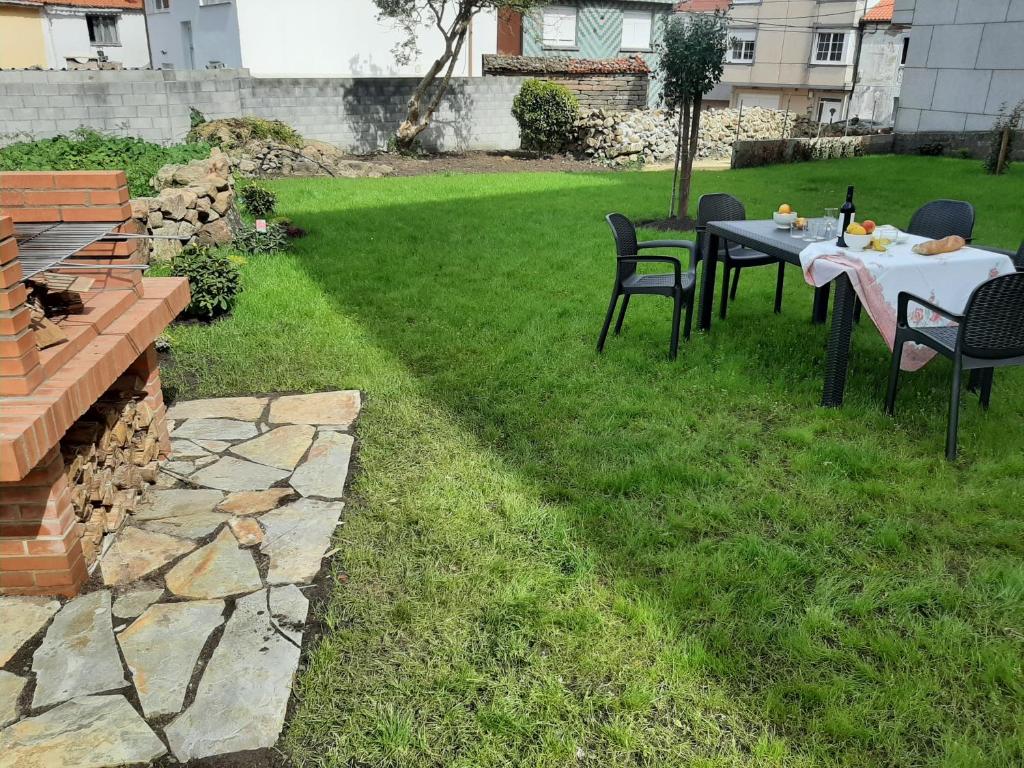 Ogród w obiekcie Os Faros Pisos Turísticos