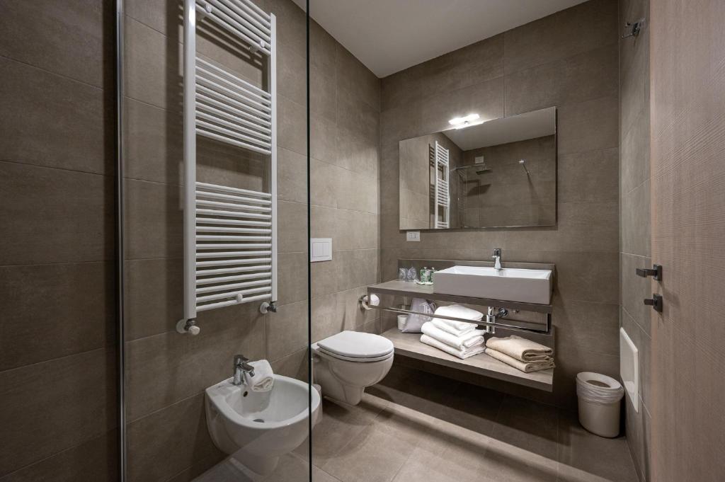 Łazienka w obiekcie HOTEL TRILAGO