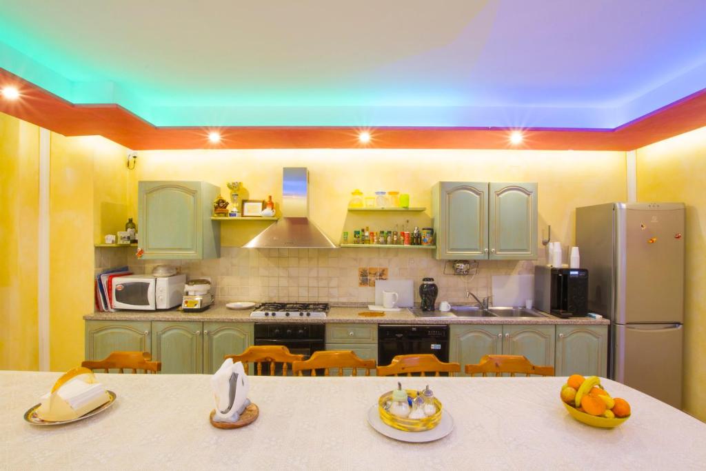 Kuchyň nebo kuchyňský kout v ubytování Elisart Guest House