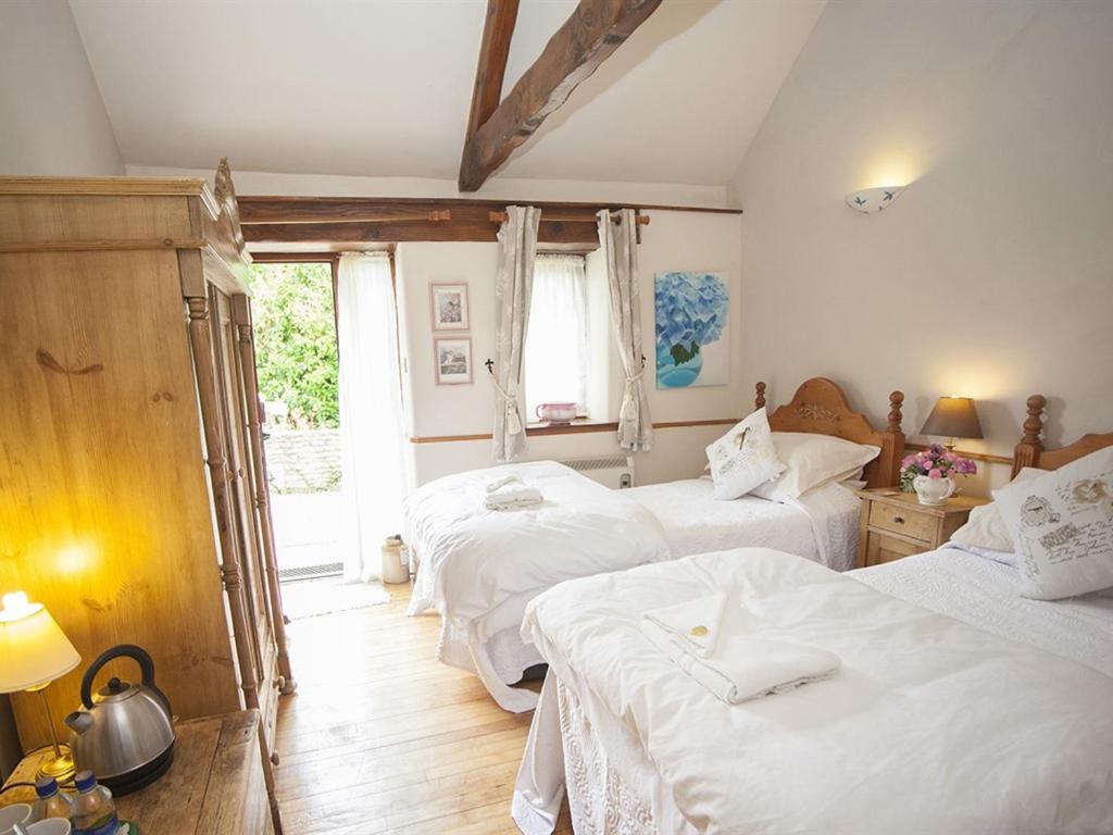 Beeches Farmhouse Country Cottages & Rooms - Superior Triple Room
