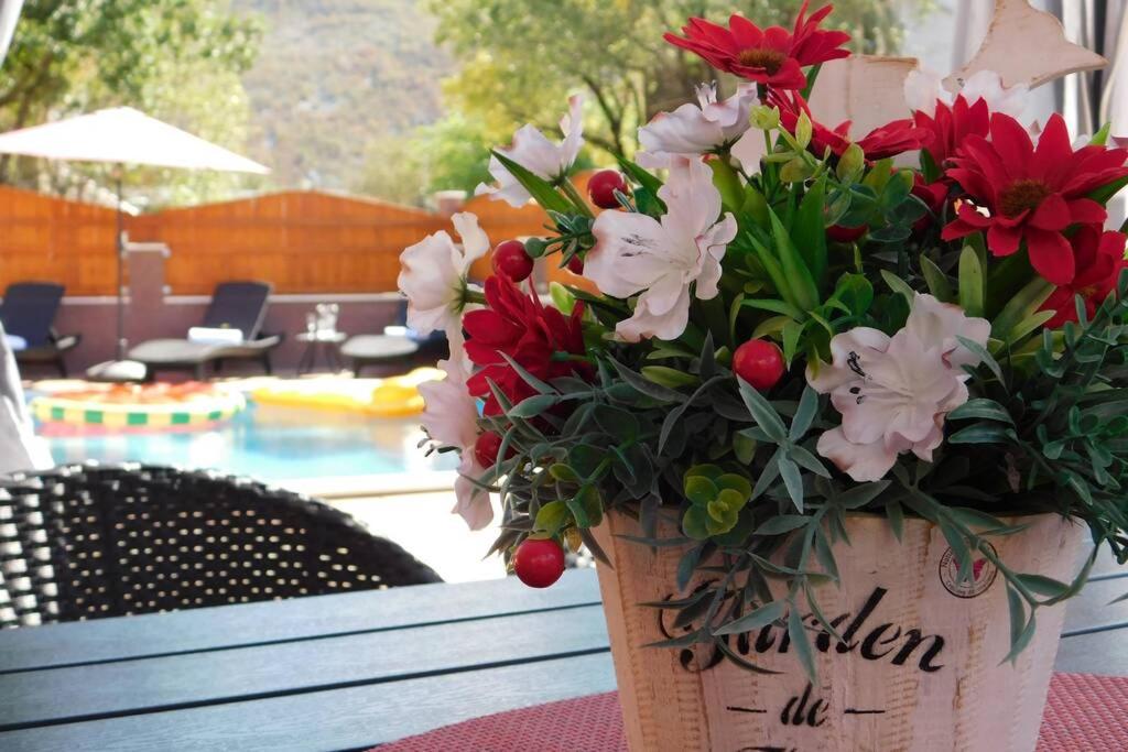 Bazén v ubytovaní Holiday home Jass near Makarska alebo v jeho blízkosti