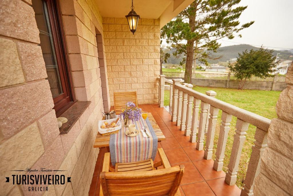 Balkón nebo terasa v ubytování Casa en la playa de Area con finca privada