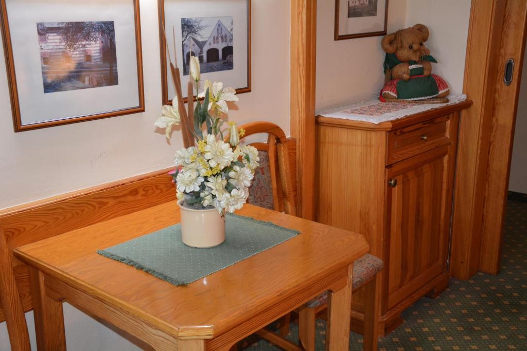 Fotografie z fotogalerie ubytování Hotel-Restaurant Fischer v destinaci Bad Waltersdorf