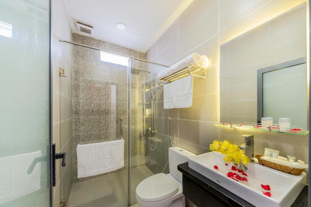 Koupelna v ubytování Phuc Thanh Luxury Hotel by THG
