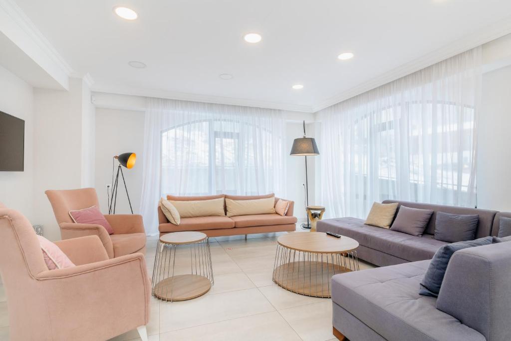 Posezení v ubytování Kokhta Plaza Boutique Hotel