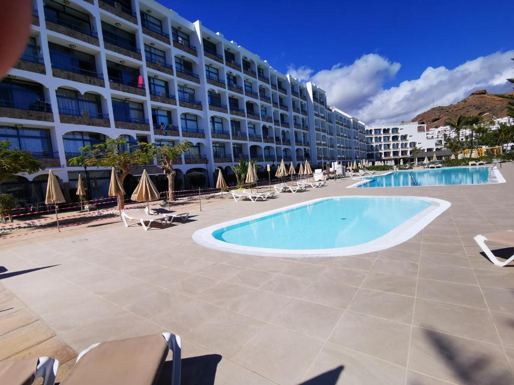 Bazén v ubytování Riviera Peace nebo v jeho okolí