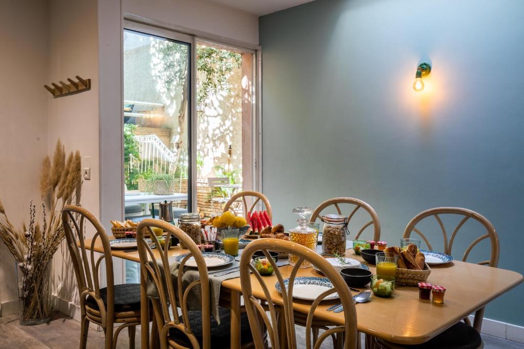 Restaurant ou autre lieu de restauration dans l&#39;&eacute;tablissement Boutique H&ocirc;tel Azur