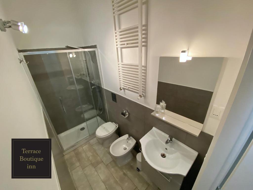 A bathroom at Terrace Boutique Inn