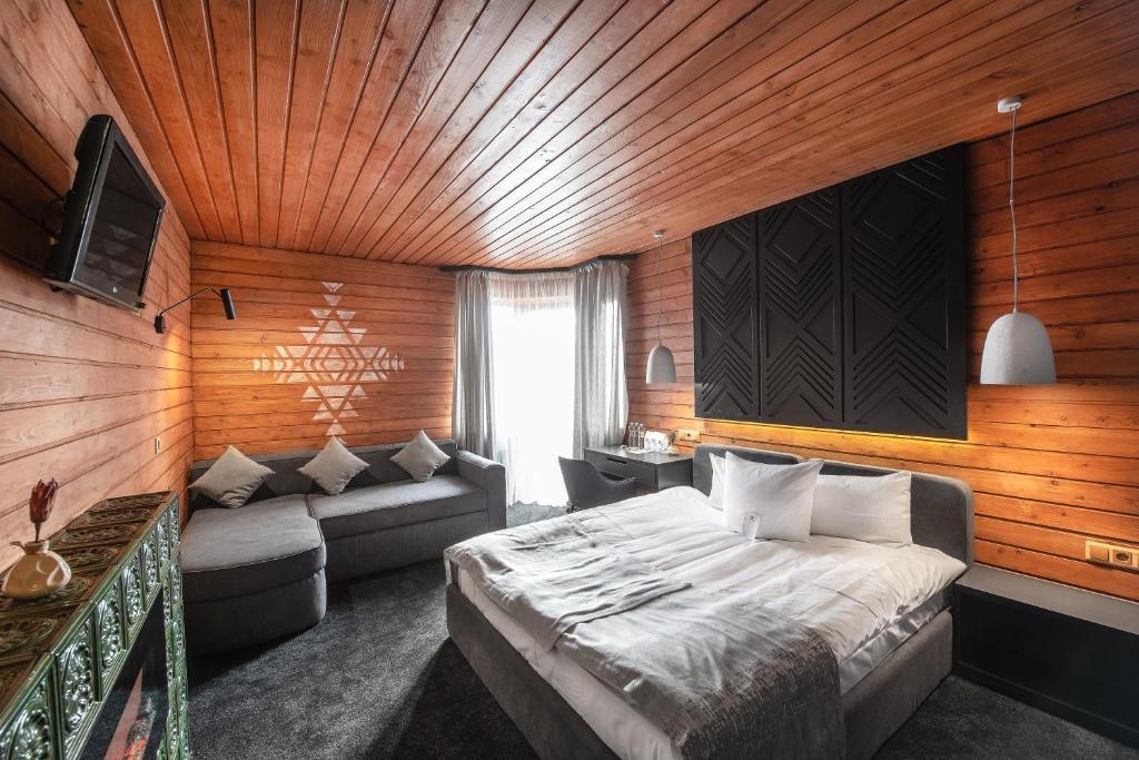 TV a/nebo společenská místnost v ubytování Stara Pravda Hotel - Vykrutasy